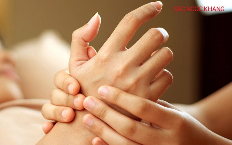 Vật lý trị liệu có thể giúp cải thiện độ linh hoạt, lưu thông máu ở ngón tay