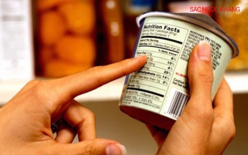 Kiểm tra kỹ thành phần sản phẩm trước khi mua
