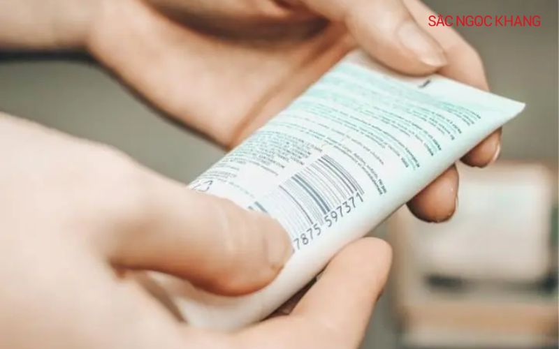 Các thành phần được liệt kê theo thứ tự nồng độ giảm dần