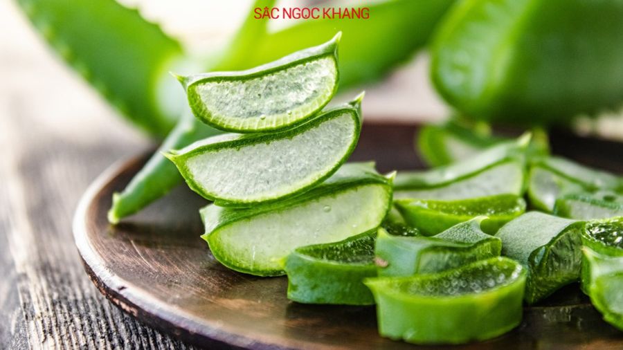 bôi nha đam lên mặt